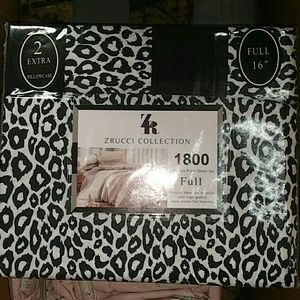 Zrucci Collection Sheet  Full with 2 extra pillows